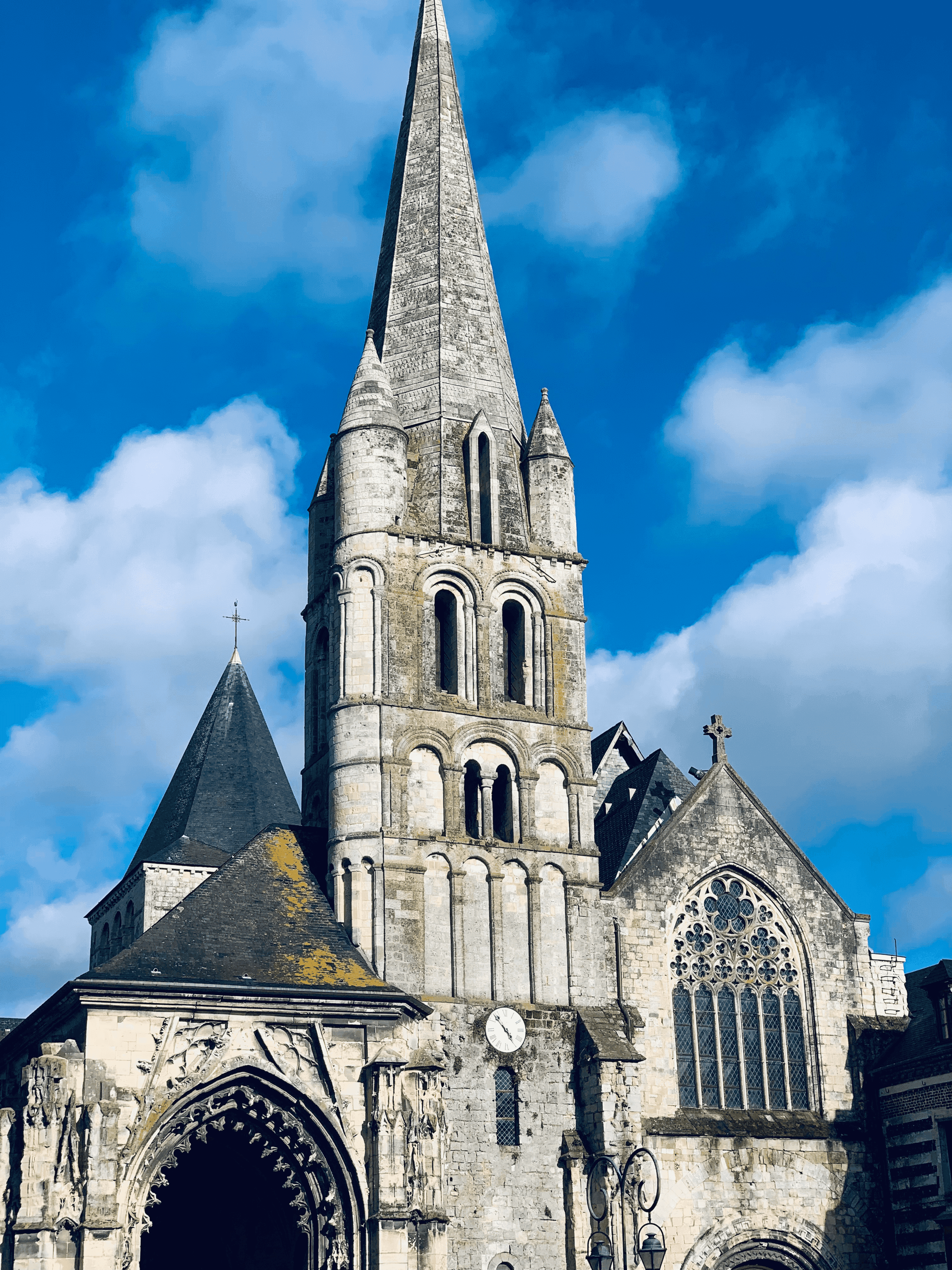 Découvrez l'histoire fascinante de l'Abbaye de Montivilliers